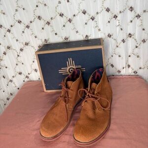 Stylish Tan Chukka Boots for Men